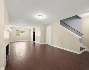 8723 Creek Willow Drive - Photo Thumbnail 4