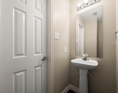 8723 Creek Willow Drive - Photo Thumbnail 13