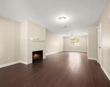 8723 Creek Willow Drive - Photo Thumbnail 3