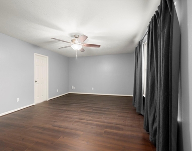 8723 Creek Willow Drive - Photo Thumbnail 16