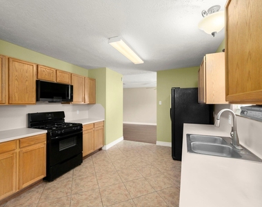 8723 Creek Willow Drive - Photo Thumbnail 11