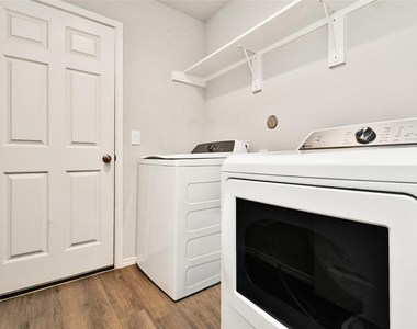 194 Bellewood Manor Drive - Photo Thumbnail 40