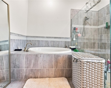 19107 Elmdale Way - Photo Thumbnail 15
