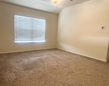 9431 Summer River Drive - Photo Thumbnail 16