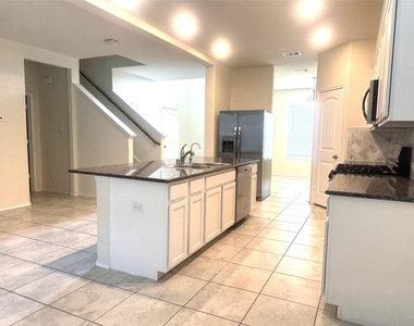 9431 Summer River Drive - Photo Thumbnail 5