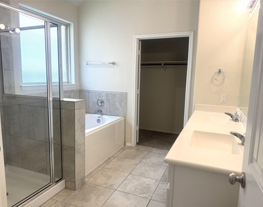 9431 Summer River Drive - Photo Thumbnail 14