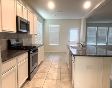 9431 Summer River Drive - Photo Thumbnail 7