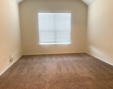 9431 Summer River Drive - Photo Thumbnail 13