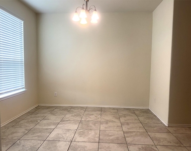 9431 Summer River Drive - Photo Thumbnail 4