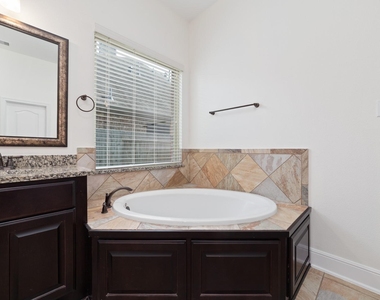 11103 Dowbeck Avenue - Photo Thumbnail 20