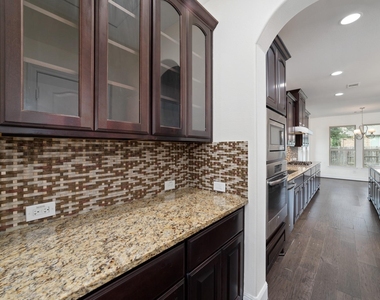 11103 Dowbeck Avenue - Photo Thumbnail 6