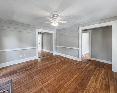 2342 Stella Street - Photo Thumbnail 7