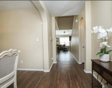 1506 Lochstone Drive - Photo Thumbnail 1