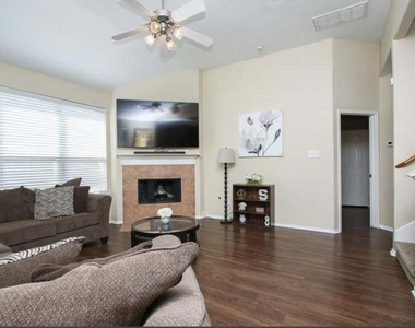 1506 Lochstone Drive - Photo Thumbnail 5