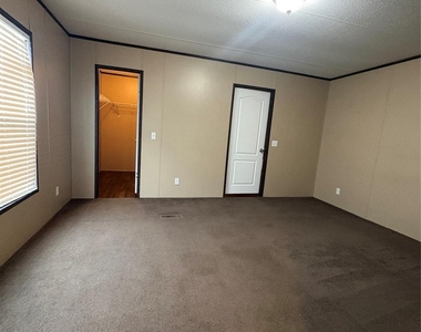 23767 Roberts Road - Photo Thumbnail 12