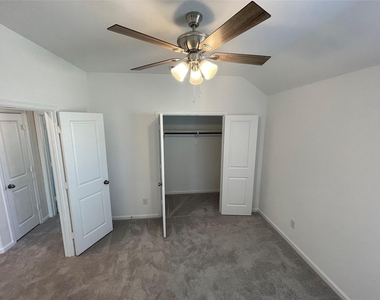 4146 Champlain Way - Photo Thumbnail 15