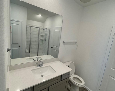 4146 Champlain Way - Photo Thumbnail 17