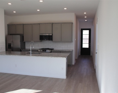 4146 Champlain Way - Photo Thumbnail 7