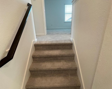 4146 Champlain Way - Photo Thumbnail 10