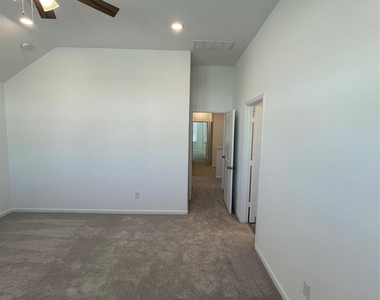4146 Champlain Way - Photo Thumbnail 18