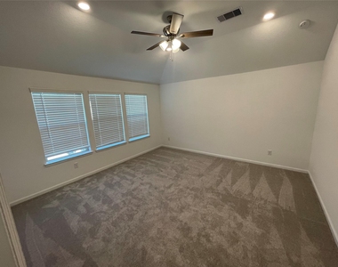 4146 Champlain Way - Photo Thumbnail 11