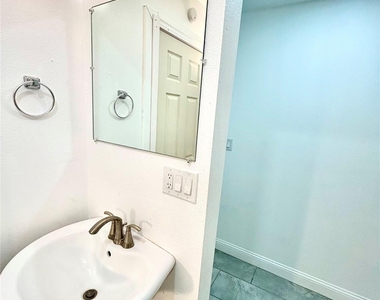 8006 Avenue B Street - Photo Thumbnail 9