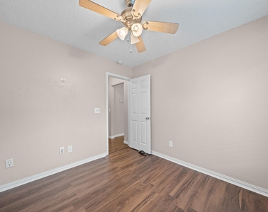 18178 Holly Green Drive - Photo Thumbnail 15