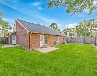 18178 Holly Green Drive - Photo Thumbnail 24