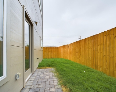 5726 Rucio Lane - Photo Thumbnail 30