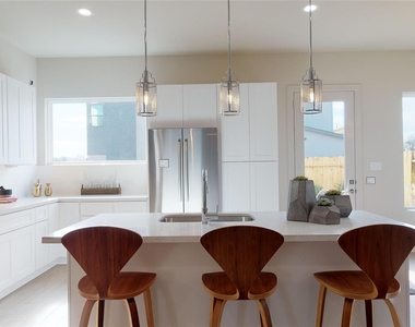 5726 Rucio Lane - Photo Thumbnail 5