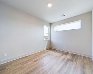 5726 Rucio Lane - Photo Thumbnail 23