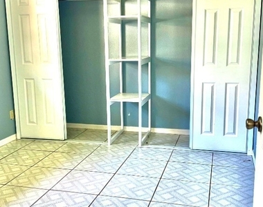 111 Wellington Avenue - Photo Thumbnail 9