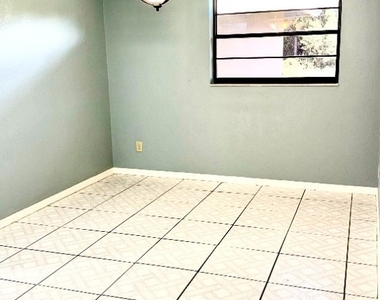 111 Wellington Avenue - Photo Thumbnail 6
