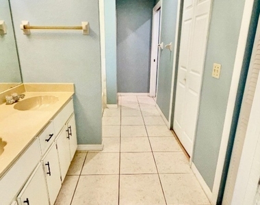 111 Wellington Avenue - Photo Thumbnail 20
