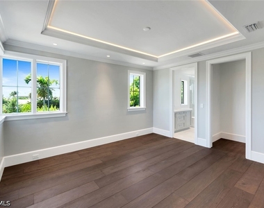 1690 Chesapeake Avenue - Photo Thumbnail 25