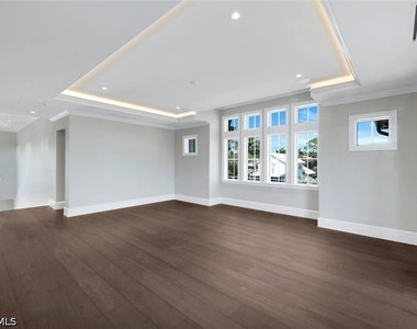 1690 Chesapeake Avenue - Photo Thumbnail 18