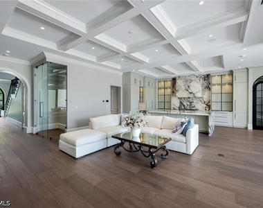 1690 Chesapeake Avenue - Photo Thumbnail 9