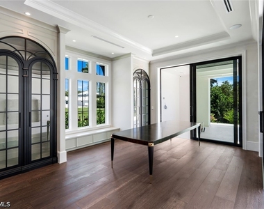 1690 Chesapeake Avenue - Photo Thumbnail 8