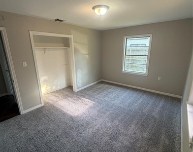 703 Lilac Street - Photo Thumbnail 5