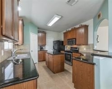 2823 Lakecrest Forest Drive - Photo Thumbnail 4