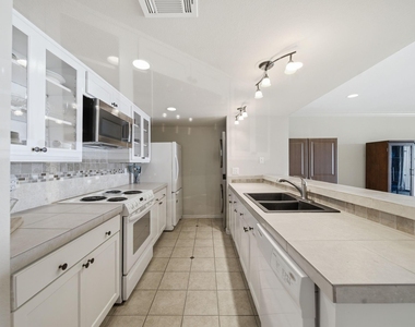 15575 Marina Drive - Photo Thumbnail 3