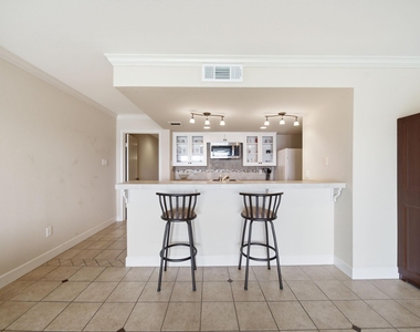 15575 Marina Drive - Photo Thumbnail 8