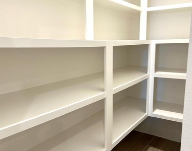 211 Sierra Stream Lane - Photo Thumbnail 4