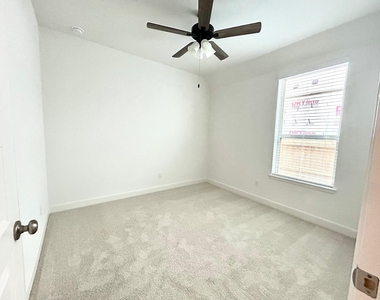 211 Sierra Stream Lane - Photo Thumbnail 10