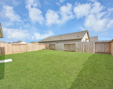 1219 Charlotte Way - Photo Thumbnail 23