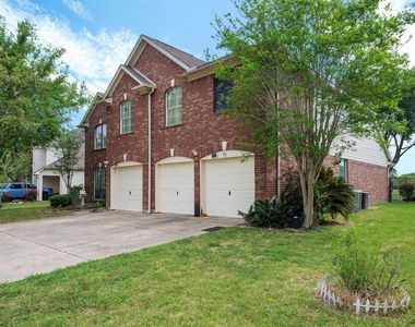 1823 Blue Water Bay Drive - Photo Thumbnail 1