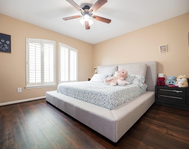 1823 Blue Water Bay Drive - Photo Thumbnail 30