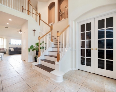 1823 Blue Water Bay Drive - Photo Thumbnail 9