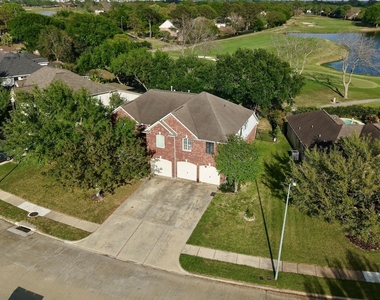 1823 Blue Water Bay Drive - Photo Thumbnail 3