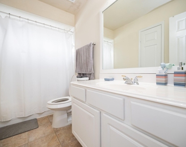 1823 Blue Water Bay Drive - Photo Thumbnail 31